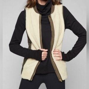 Athleta Responsible Tundra Goose Down Sherpa Dark Green Oasis Puffer Vest (M)